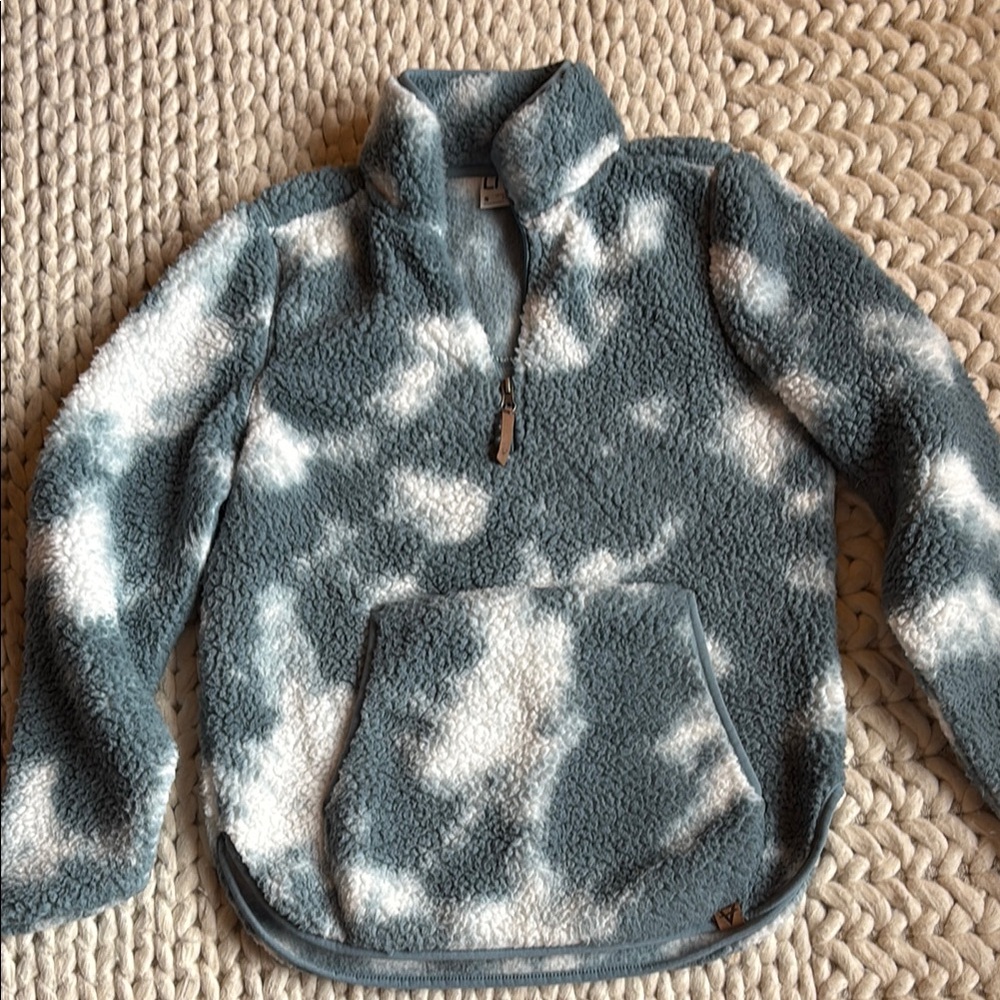 LIV Blue and White Fleece Pullover S